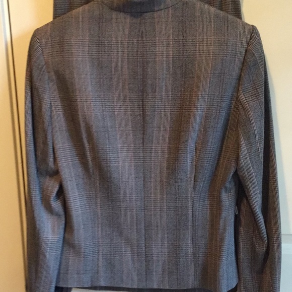 Jones New York suit - Picture 5 of 7